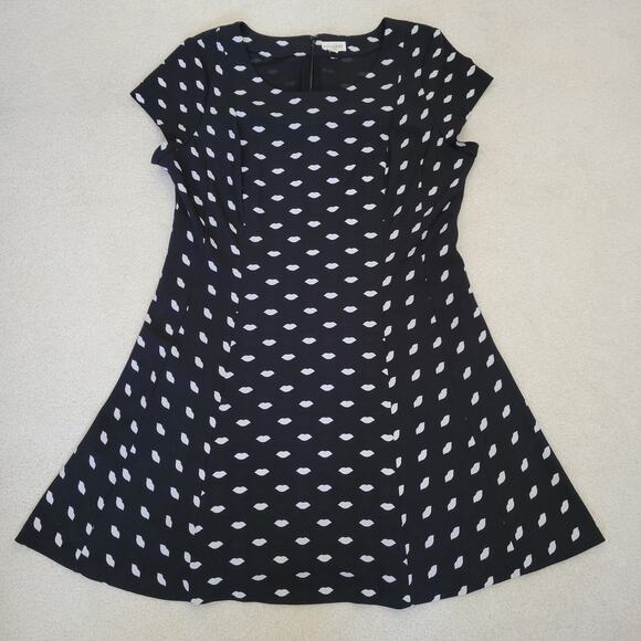 Maison Jules Dresses & Skirts - Maison Jules Cute XXL Fit & Flare Dress Scoop Neck Bust Darts Lined Cap Sleeves